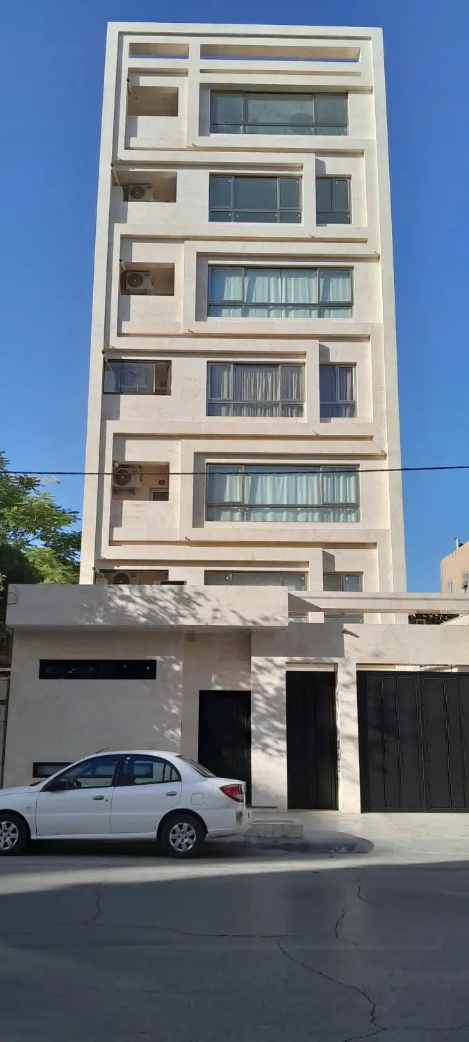 عکس 1 ملک 1570