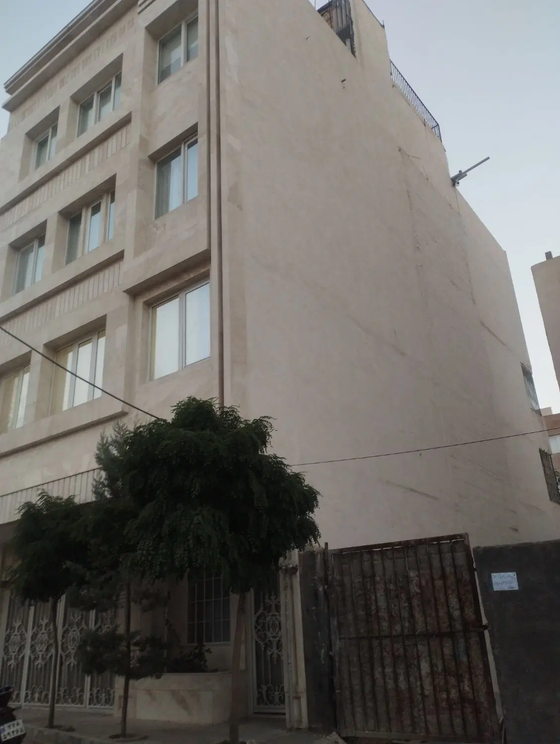 عکس 1 ملک 1705