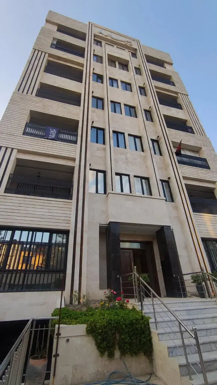 عکس 1 ملک 1740