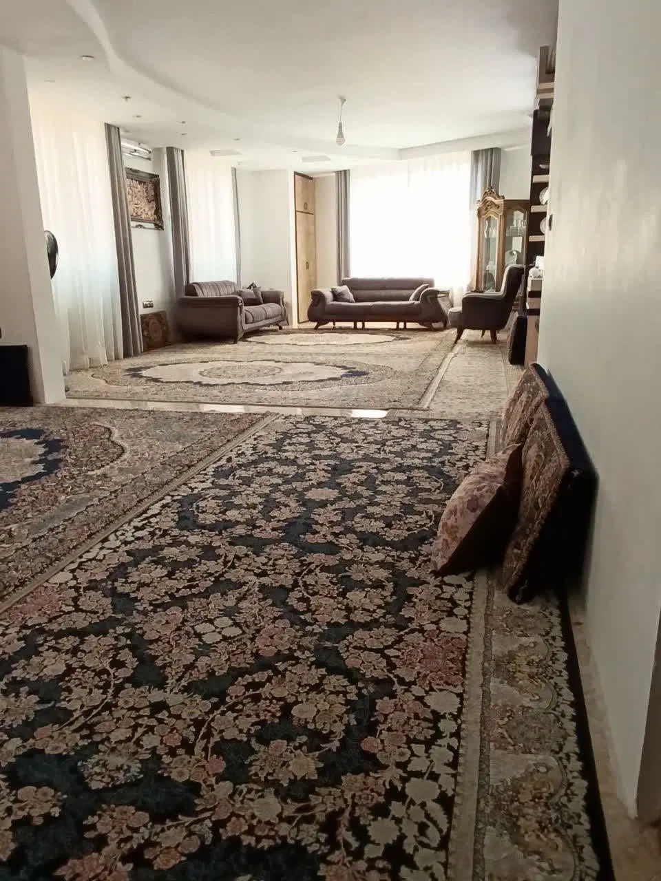 عکس 1 ملک 1750