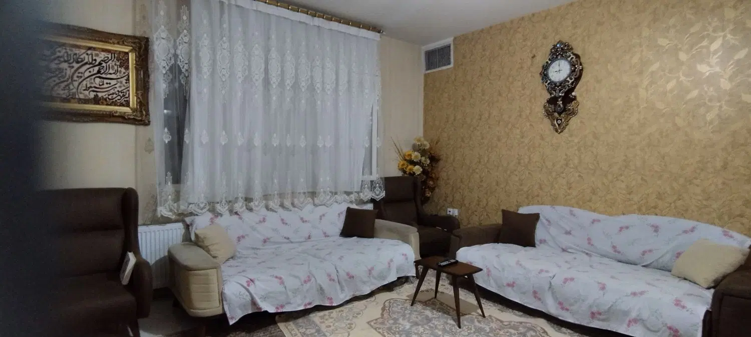 عکس 1 ملک 1800